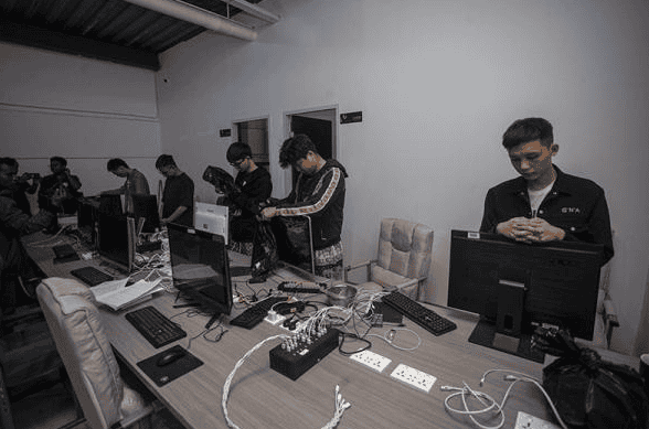 Foto Tersangka Judi Online WNA
